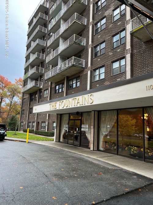 2l-1100 Clove Rd, Staten Island, NY, 10301-3648 | Card Image