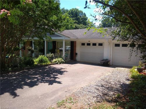 163 Florida Ave, Mount Airy, NC, 27030-1879 | Card Image