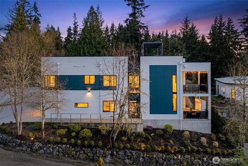 18111 84th Ave W, Edmonds, WA, 98026-5717 | Card Image
