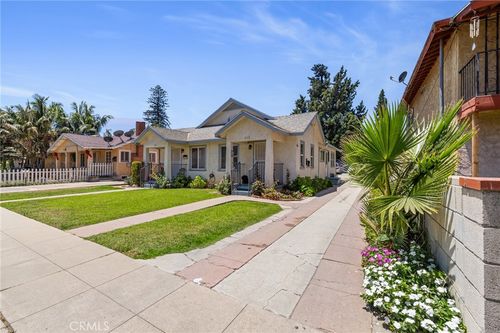 228 S 4th St, SANTA PAULA, CA, 93060-3302 | Card Image