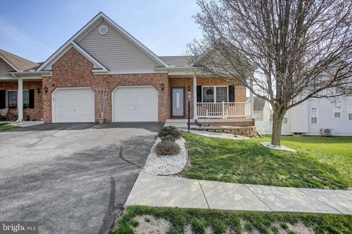 14217 Shelby Cir, HAGERSTOWN, MD, 21740-2456 | Card Image