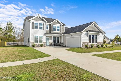 841 Tuscarora Trl, Jacksonville, NC, 28546-6402 | Card Image