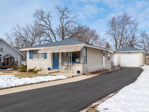 4604 Pleasant St Se, Prior Lake, MN, 55372-9202 | Card Image