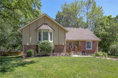 401 Dogwood Lane, House other with 4 bedrooms, 2 bathrooms and null parking in Lee's Summit MO | Image 1