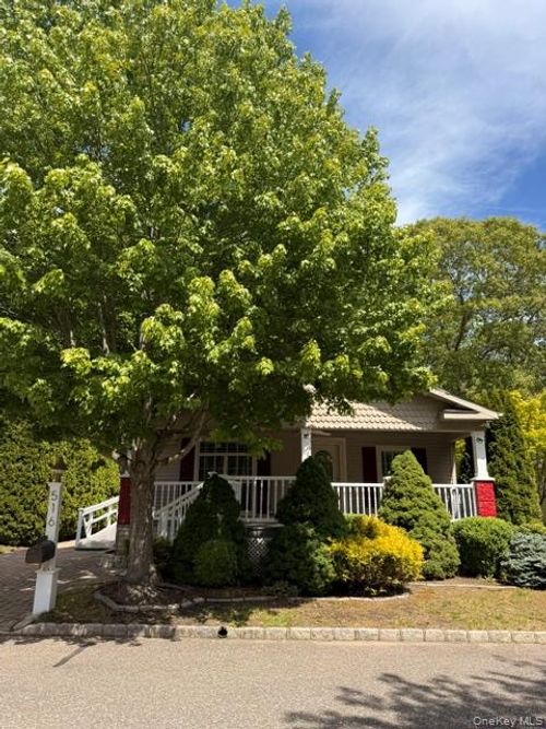 516-1661 Old Country Road, Riverhead, NY, 11901 | Card Image