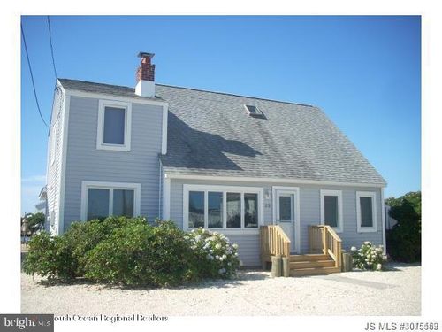29 Julia Dr, MANAHAWKIN, NJ, 08050-3802 | Card Image