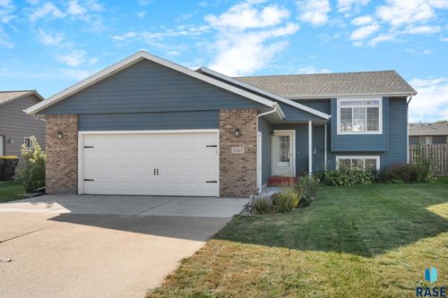 5301 Galway Ave, Sioux Falls, SD, 57106 | Card Image