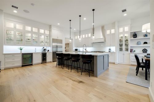 1918 Woodhead St, Houston, TX, 77019-7712 | Card Image