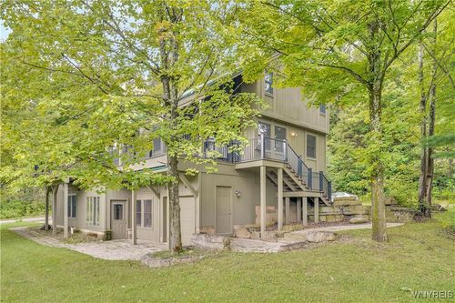 1 Abbott Hill Road Ext, Boston, NY, 14025-9404 | Card Image