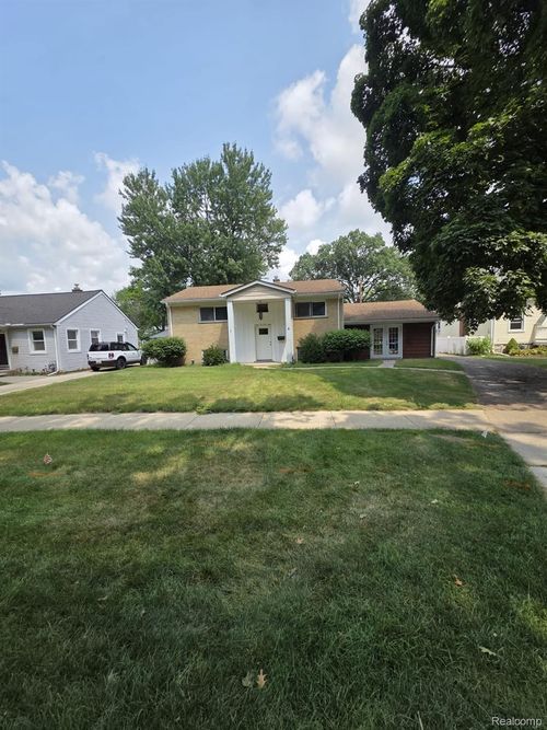 32150 Florence St, Garden City, MI, 48135-1216 | Card Image
