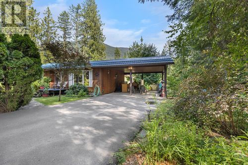 16324 Bowe Rd, Crawford Bay, BC, V0B1E0 | Card Image