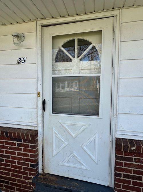 35 Circle Dr, Martinsville, VA, 24112-5005 | Card Image