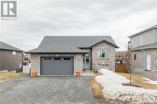 297 Timberglade Crt, Hanmer, ON, P3P0C4 | Card Image
