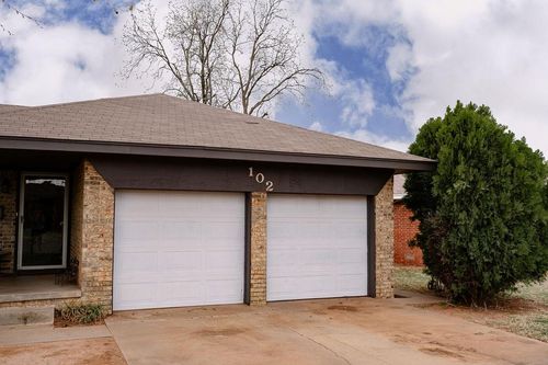 102 Ramsey Pl, Elk City, OK, 73644-4934 | Card Image