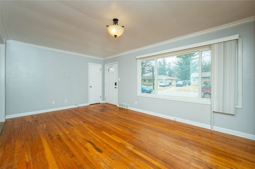 7802 Sw 10th Pl, Des Moines, IA, 50315-6705 | Card Image