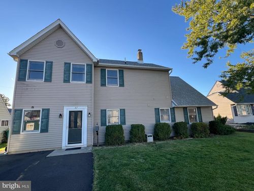 47 Neptune Ln, LEVITTOWN, PA, 19054-3301 | Card Image