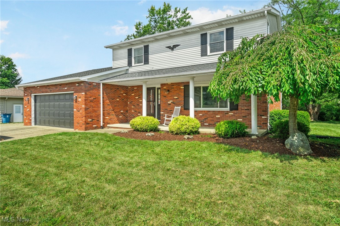 Opal St, Louisville, OH 44641