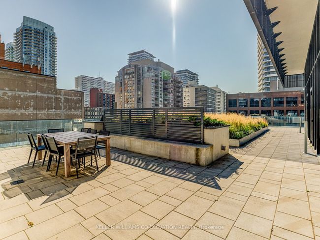 1003 - 8 Eglinton Ave E, Condo with 1 bedrooms, 1 bathrooms and null parking in Toronto ON | Image 33