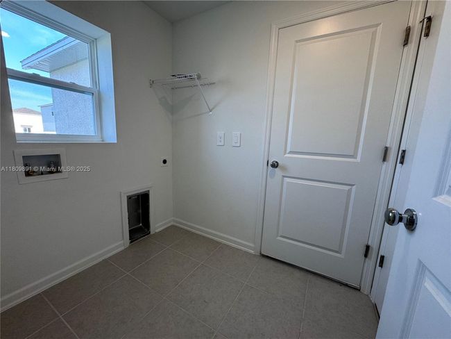 2021 Old Eagle Lake Winter Haven Rd, House other with 3 bedrooms, 2 bathrooms and null parking in Eagle Lake FL | Image 7