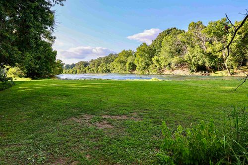 620 Riverview Dr, Mammoth Spring, AR, 72554-8157 | Card Image