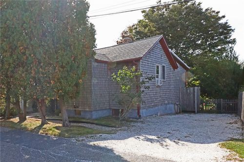 12 Draper Ave, Middletown, RI, 02842-5907 | Card Image