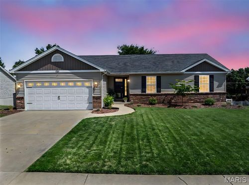 221 Hartford Glen Ct, Wentzville, MO, 63385-7281 | Card Image