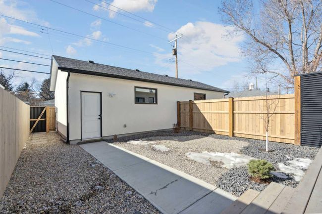2415 7 Street Ne, Home with 4 bedrooms, 3 bathrooms and 2 parking in Calgary AB | Image 39