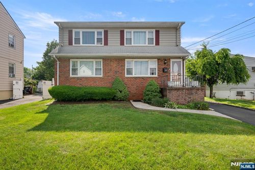 105 Old Hoboken Rd, Hackensack, NJ, 07601-5220 | Card Image