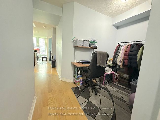 301 - 3939 Duke Of York Blvd, Condo with 2 bedrooms, 2 bathrooms and null parking in Mississauga ON | Image 9