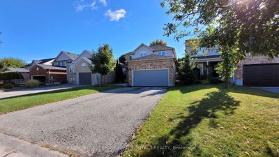 233 Esther Dr, House other with 4 bedrooms, 3 bathrooms and 6 parking in Barrie ON | Image 2