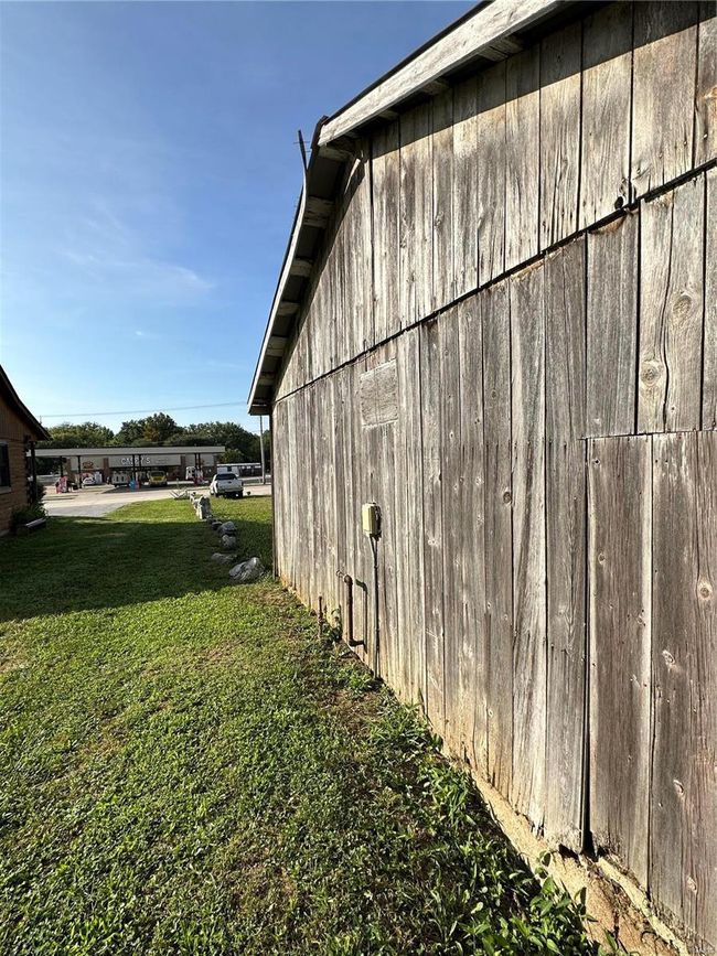 611 E Cherry St, Home with 0 bedrooms, 0 bathrooms and null parking in Troy MO | Image 8