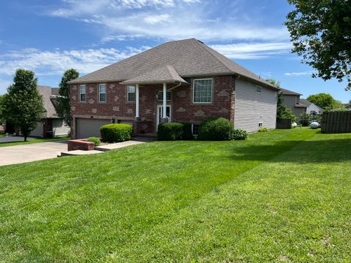 1518 W Stagecoach Ct, Nixa, MO, 65714-8045 | Card Image