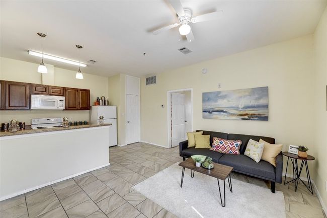 APT-202 - 420 N Pleasant Valley Rd, Condo with 1 bedrooms, 1 bathrooms and 1 parking in Austin TX | Image 5