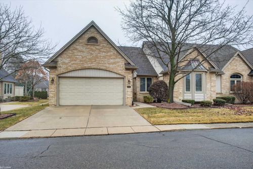 54413 Cambridge Dr, Shelby Township, MI, 48315-1605 | Card Image