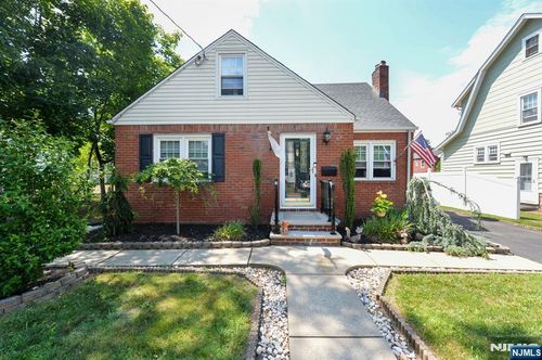 65 E Linden Ave, Dumont, NJ, 07628-1911 | Card Image