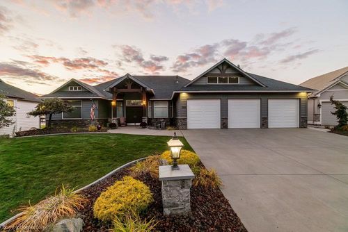 1305 N King James Ln, Liberty Lake, WA, 99019-9455 | Card Image