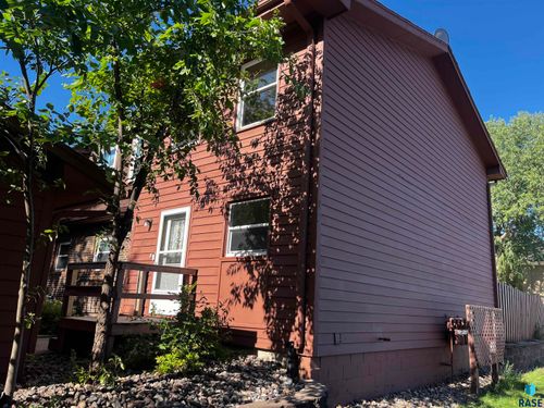 1811 S Marday Ave, Sioux Falls, SD, 57103-4101 | Card Image