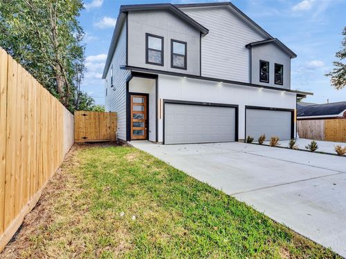 a-7358 Guadalcanal Rd, Houston, TX, 77033-3439 | Card Image