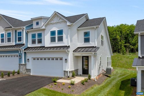 137 Springdale Rd, WAYNESBORO, VA, 22980-3286 | Card Image
