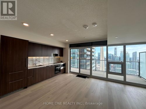 6207-3 Concord Cityplace Way, Toronto, ON, M5V0X4 | Card Image