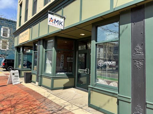 103 E Maumee Street, Adrian, MI, 49221 | Card Image