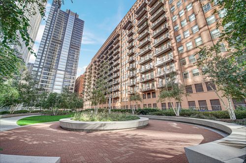apt-514-165 N Canal St, CHICAGO, IL, 60606-1504 | Card Image