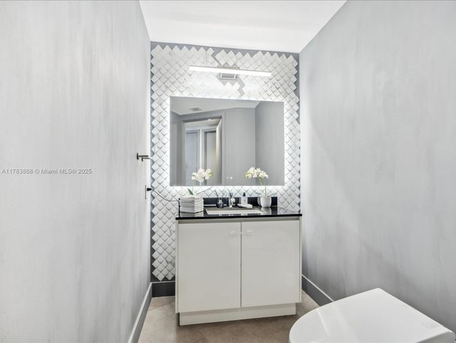 APT-5505 - 18555 Collins Ave, Condo with 3 bedrooms, 5 bathrooms and null parking in Sunny Isles Beach FL | Image 21