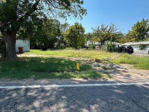 306 S Pecan St, Bells, TX, 75414-3001 | Card Image