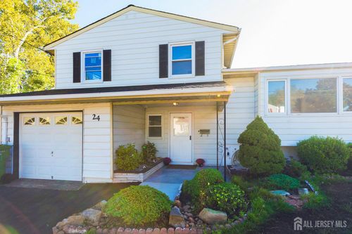 24 Rieder Rd, Edison, NJ, 08817-2805 | Card Image
