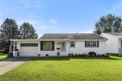 418 Phyllis Ave, Chester, WV, 26034-1104 | Card Image