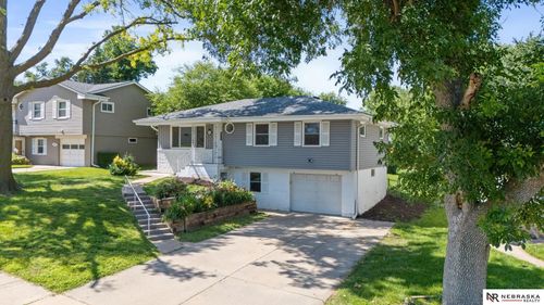 9224 Ruggles St, Omaha, NE, 68134-4016 | Card Image