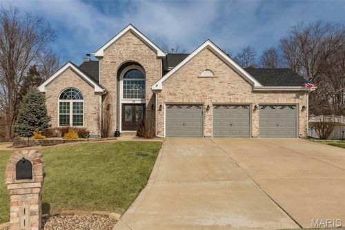 11 Southern Hills Ct, O Fallon, MO, 63366-5904 | Card Image