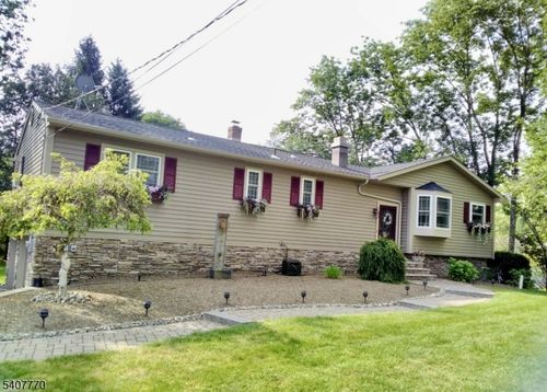 3 Birchwood Dr, Stockholm, NJ, 07460-1505 | Card Image