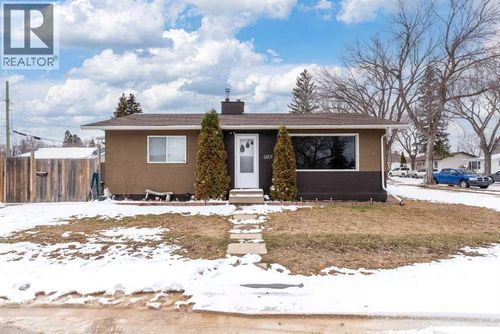 4801 42 St, Lloydminster, SK, S9V0E3 | Card Image